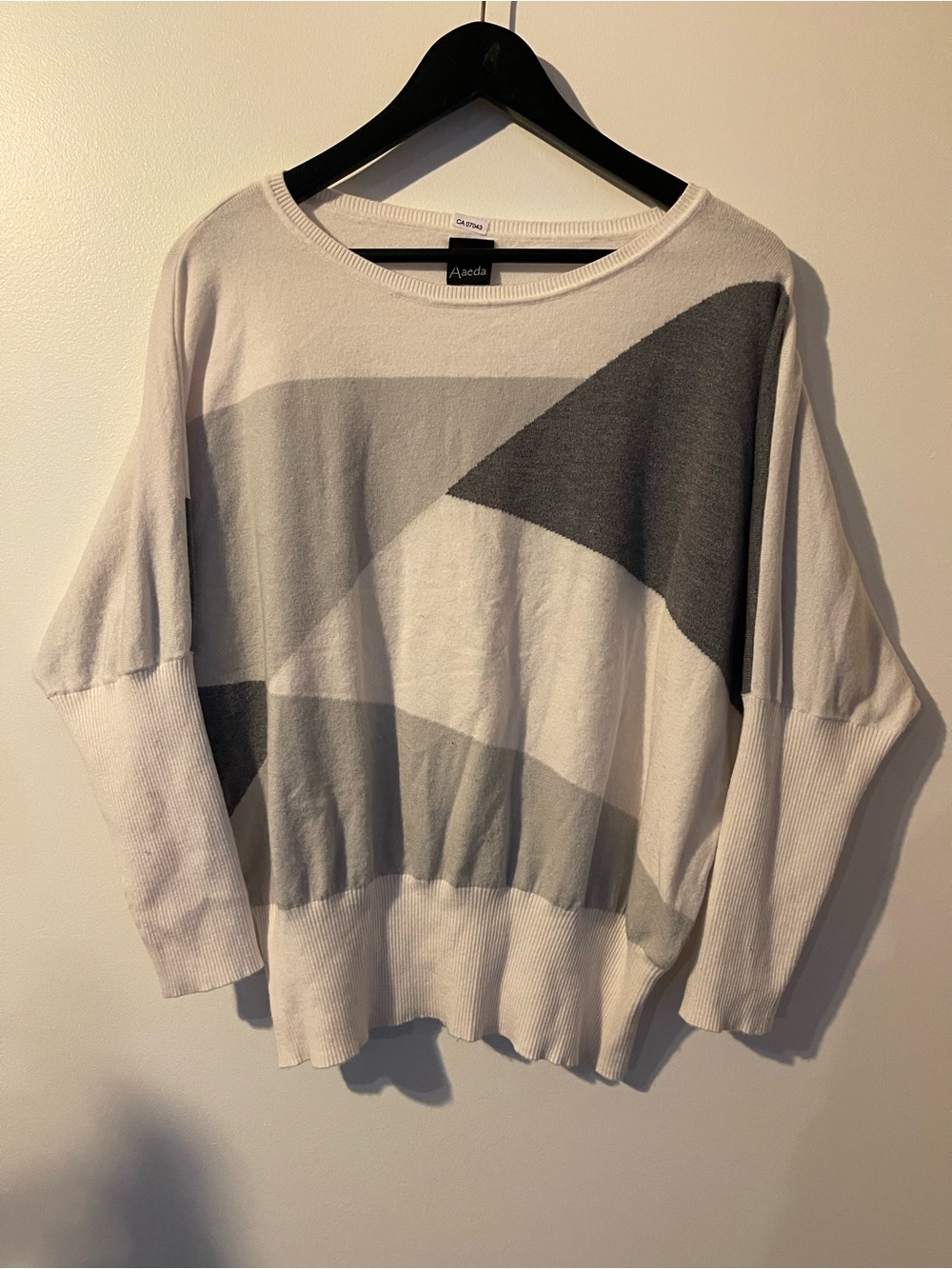 Aaeda White Grey Colorblock Geometric Knit Pullover Sweater L